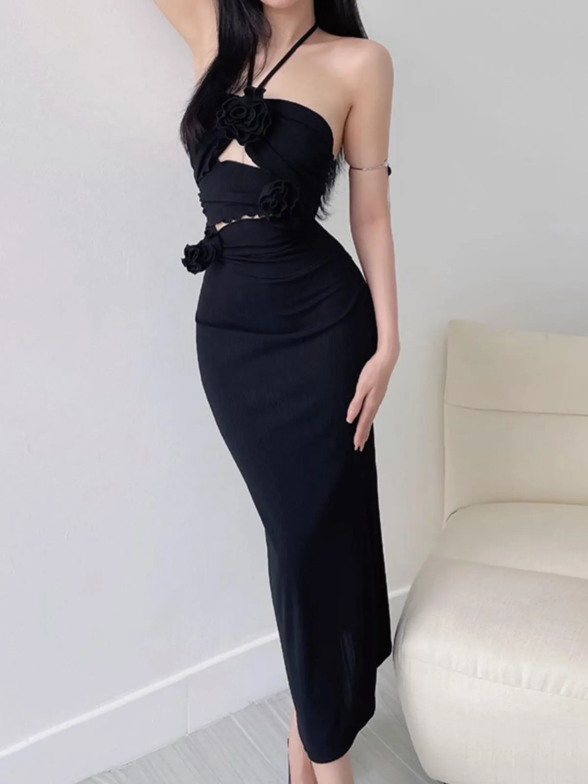 Niche Hollowed H-line Halter Dress